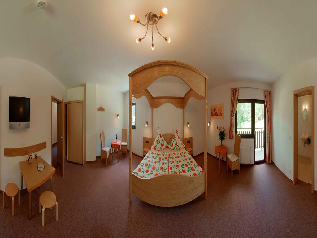 Moselhotel Waldeck Бурген Екстериор снимка