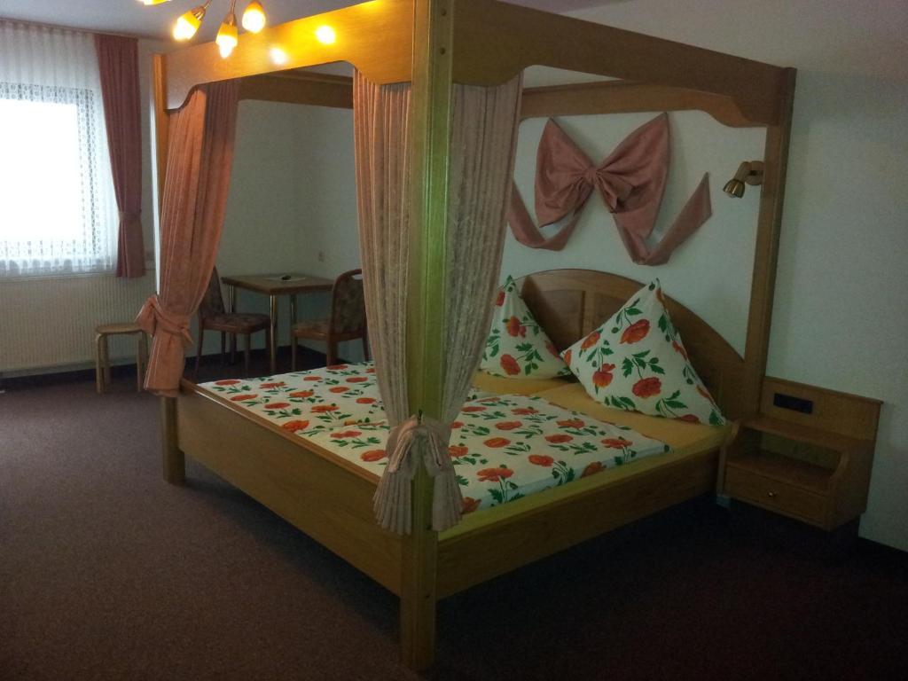 Moselhotel Waldeck Бурген Екстериор снимка