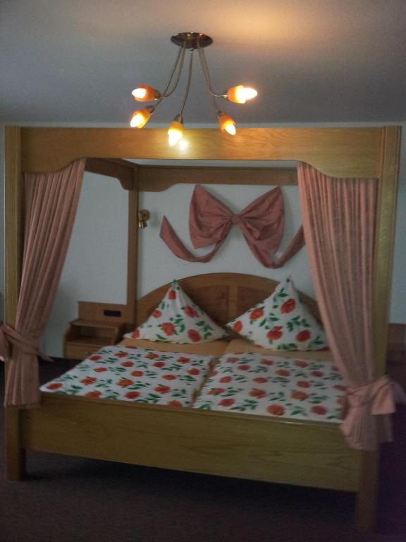 Moselhotel Waldeck Бурген Екстериор снимка